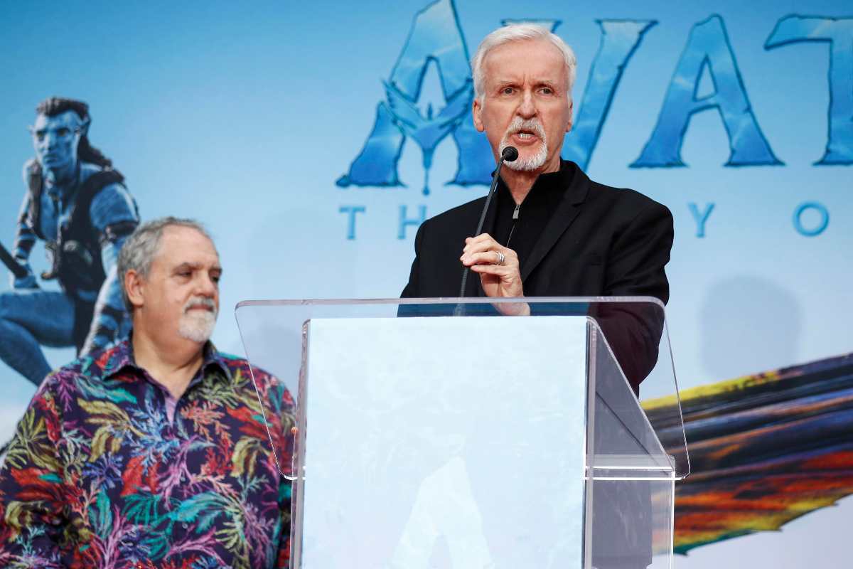 James Cameron parla da un palco