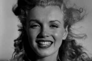 Marilyn Monroe primo piano di lei sorridente