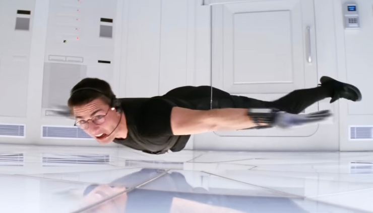 Tom Cruise appeso nella scena del caveau