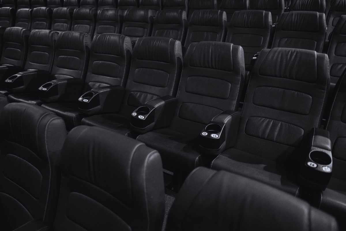 Poltrone di una sala del cinema