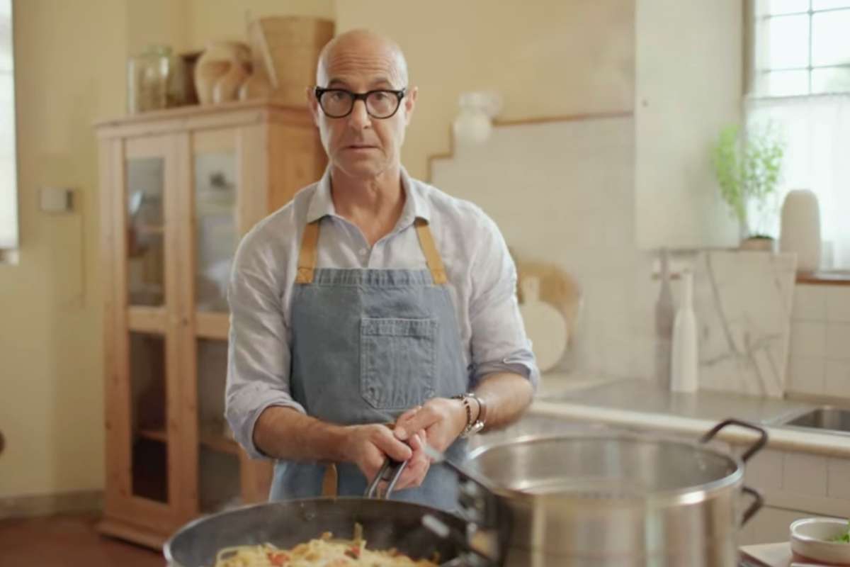 Stanley Tucci che cucina