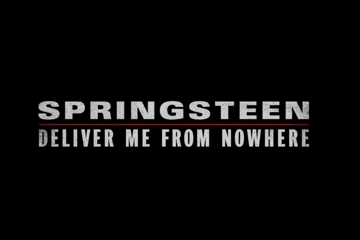 La scritta Springsteen Deliver Me from Nowhere con sfondo nero