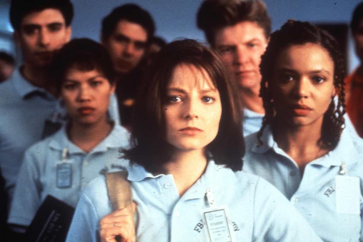 Jodie Foster in un gruppo di persone