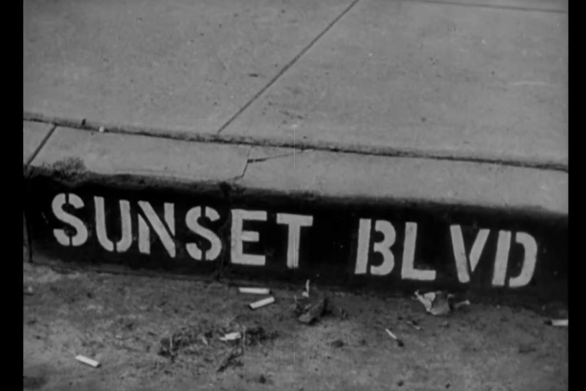 La scritta Sunset Boulevard sul marciapiede
