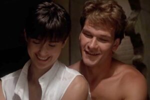 Demi Moore e Patrick Swayze nella scena della ceramica nel film "Ghost"