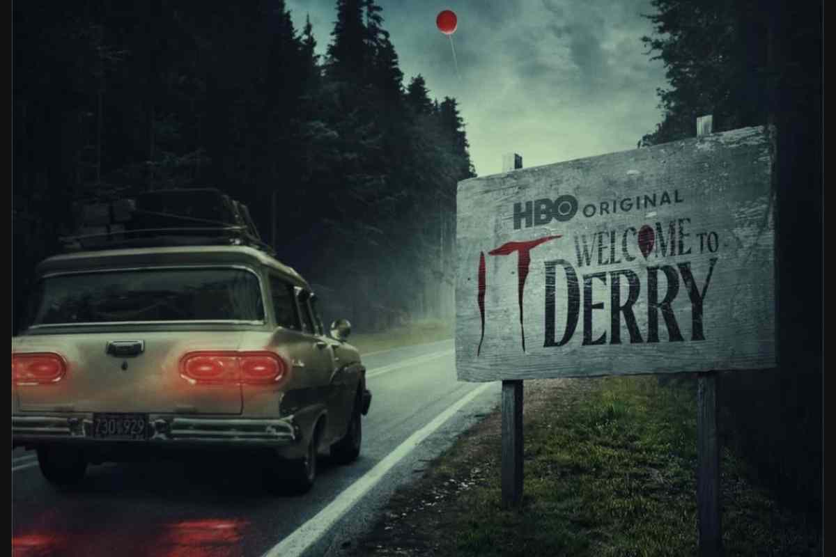 La locandina di IT Welcome To Derry, una macchina che entra a Derry