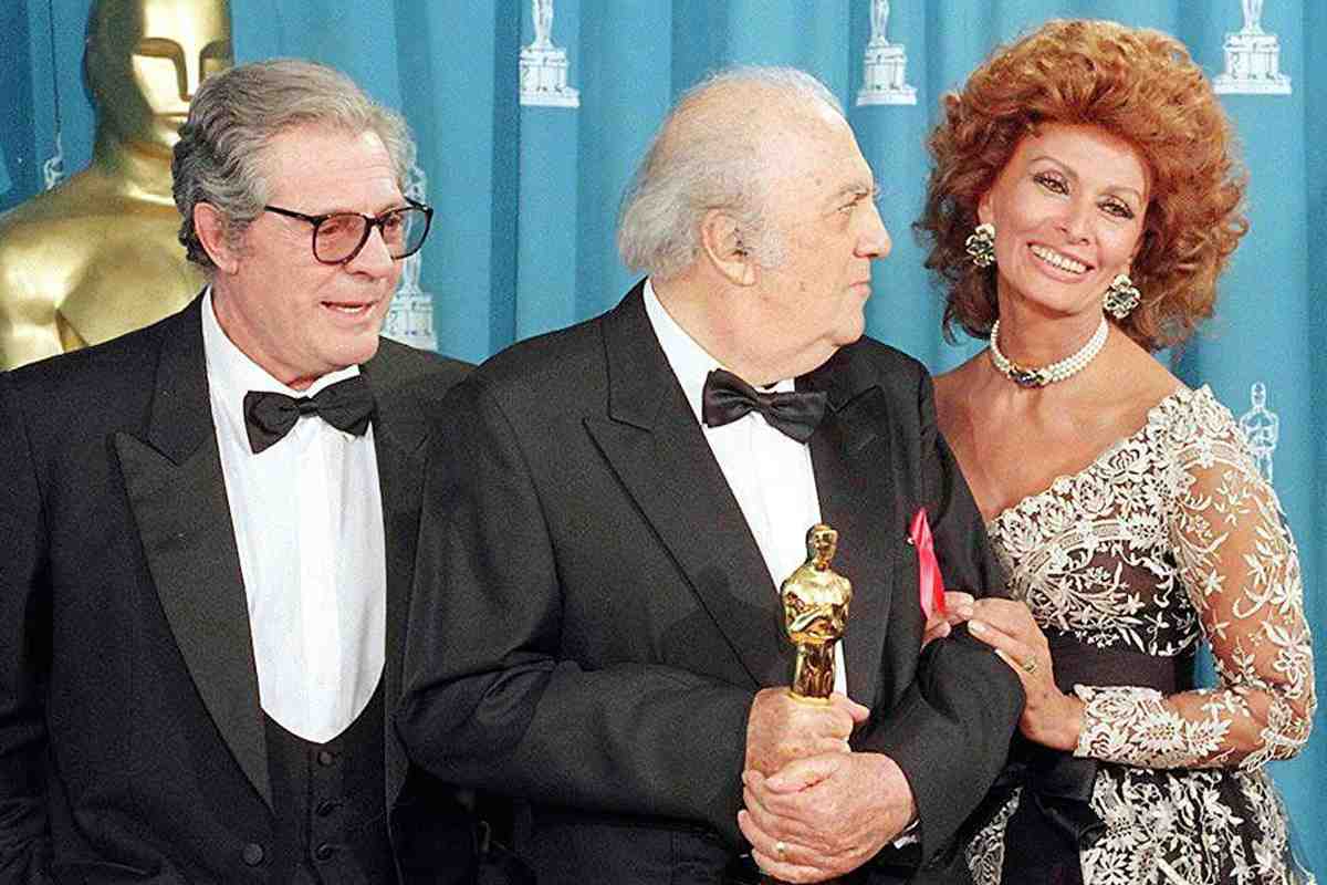 Marcello Mastroianni, Federico Fellini e Sophia Loren la notte degli Oscar