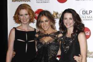 Cynthia Nixon, Kristin Davis e Sarah Jessica Parker posano in una foto insieme