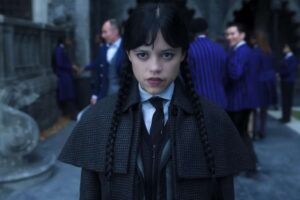 Jenna Ortega nei panni di Mercoledì in primo piano