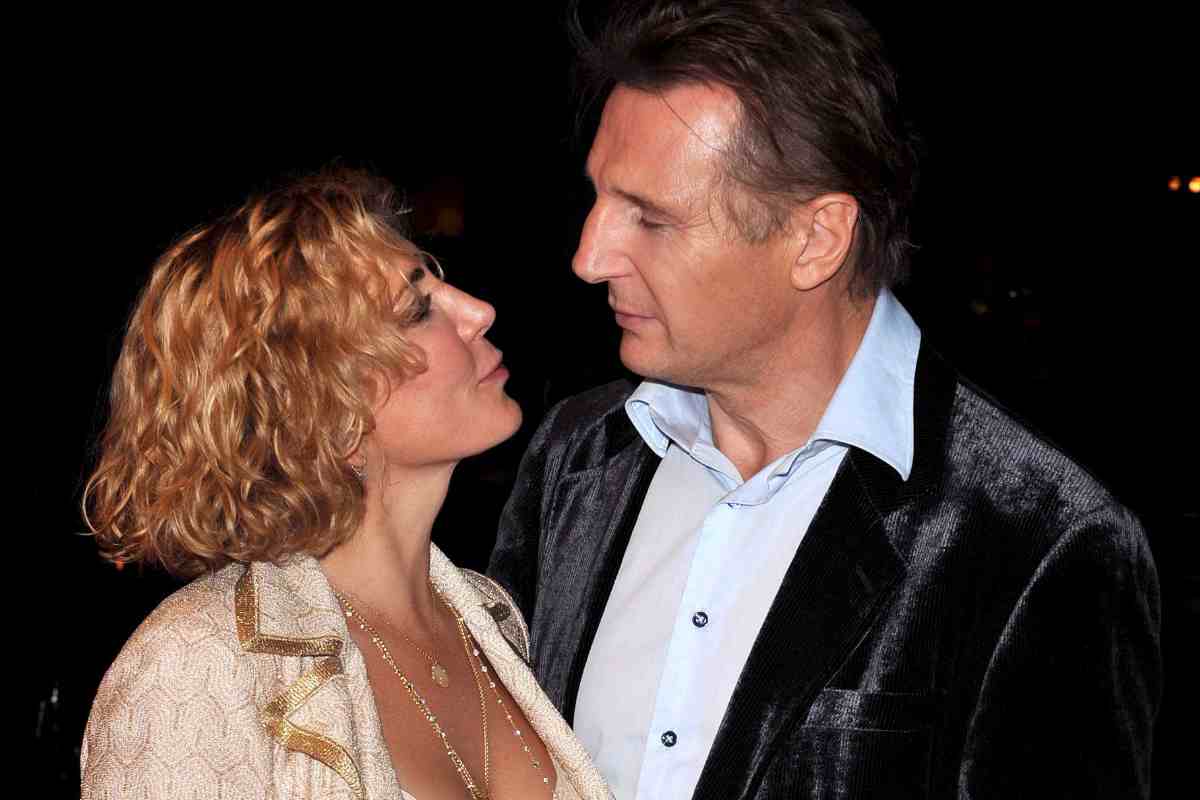 Natasha Richardson e Liam Neeson si guardano negli occhi