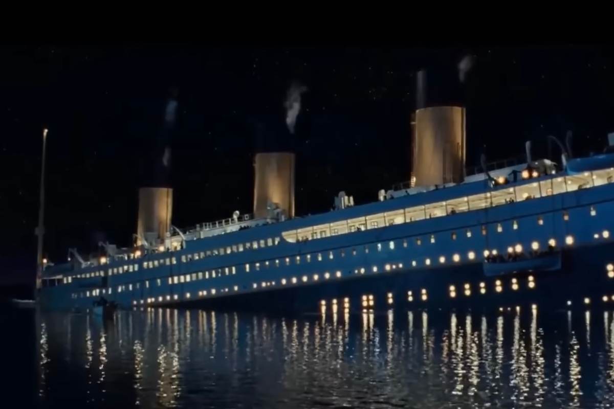 La nave Titanic che affonda