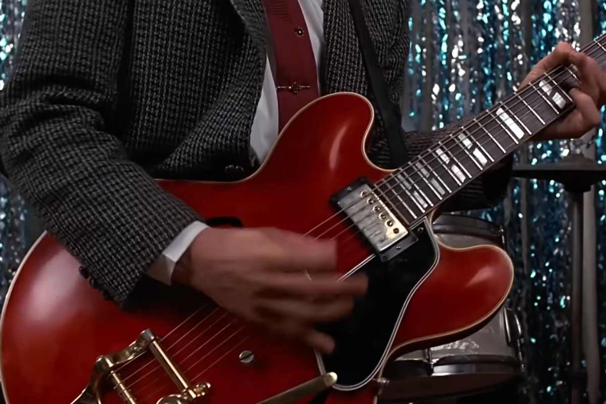La chitarra Gibson in Ritorno al futuro suonata da Michael J. Fox