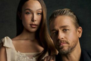 Ella Beatty e Charles Hunnam nei panni di Lizzie Borden e del padre di lei