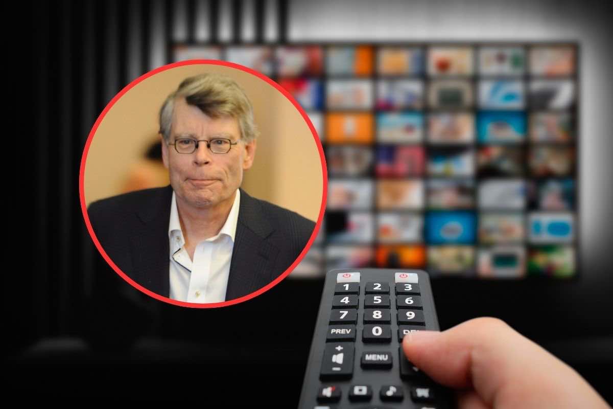 Schermo televisione, telecomando e Stephen King