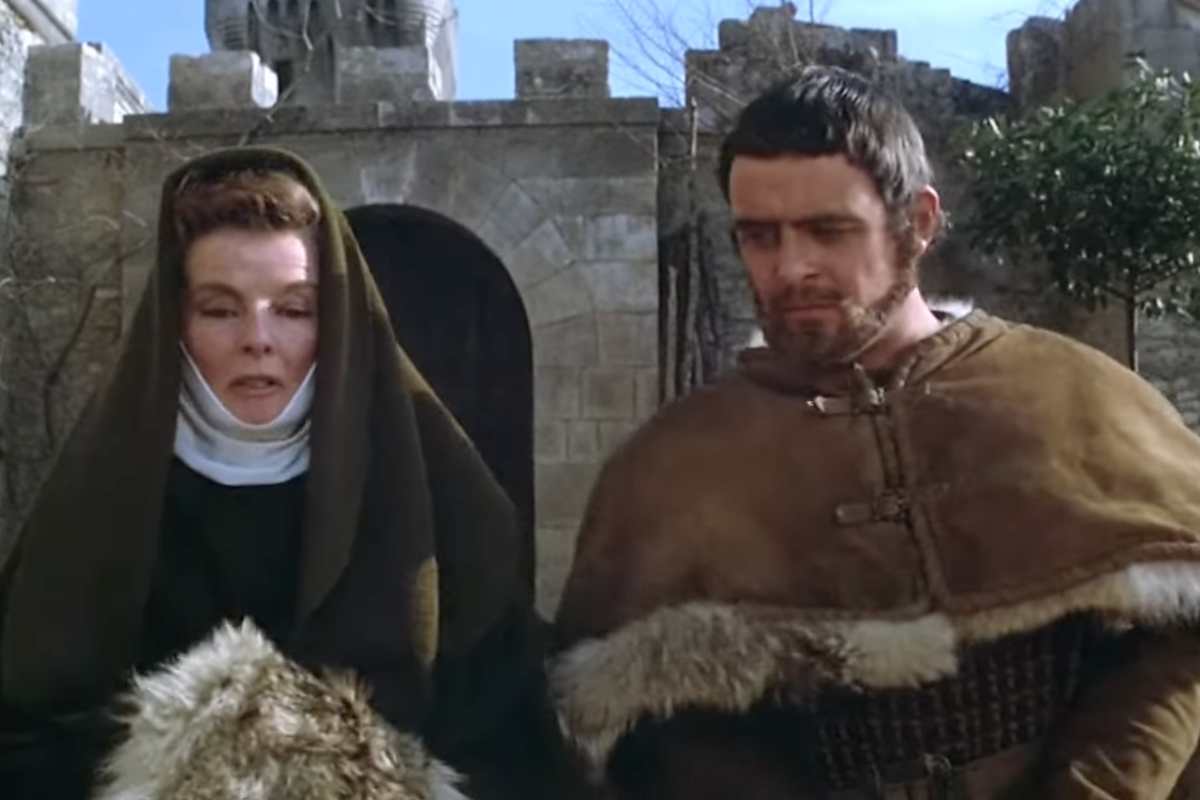 Katharine Hepburn e Anthony Hopkins in una scena del film 'Il Leone d'inverno'
