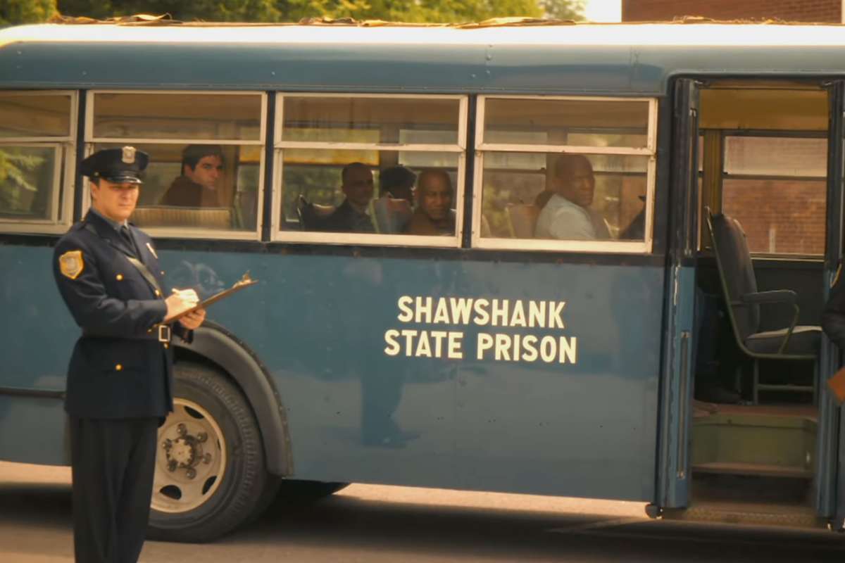 Il bus che porta alla prigione