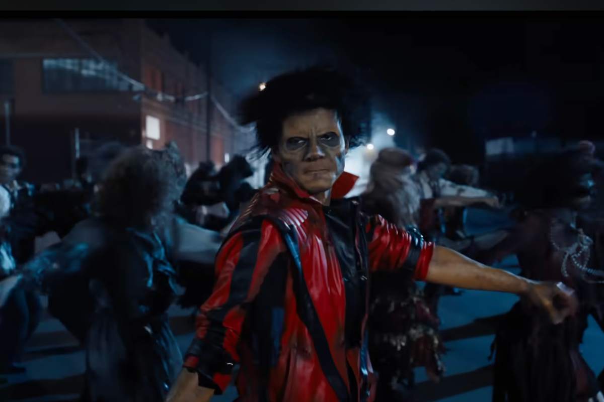 Una scena del film che mostra Jaafar Jackson nei panni di Michael Jackson che balla Thriller
