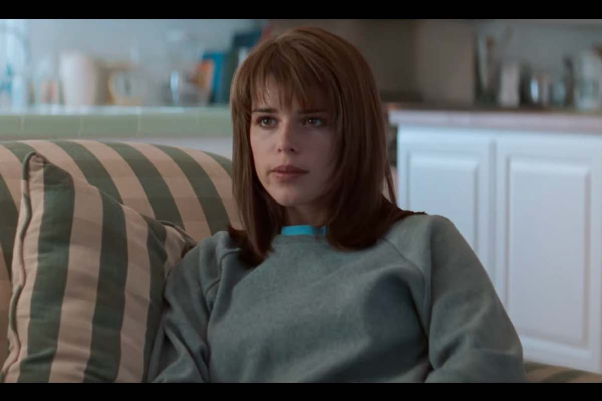 Neve Campbell in una scena del film Scream 1