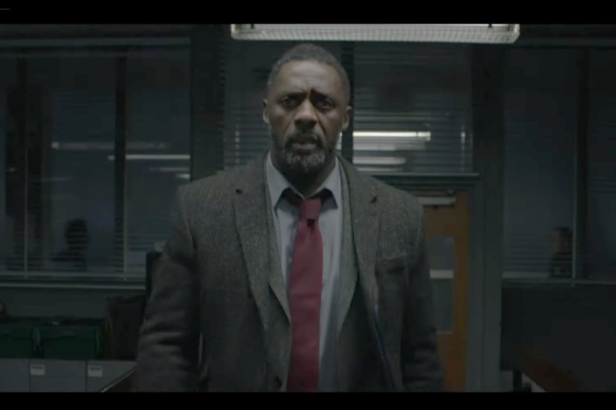 Idris Elba in una scena di 'Luther'