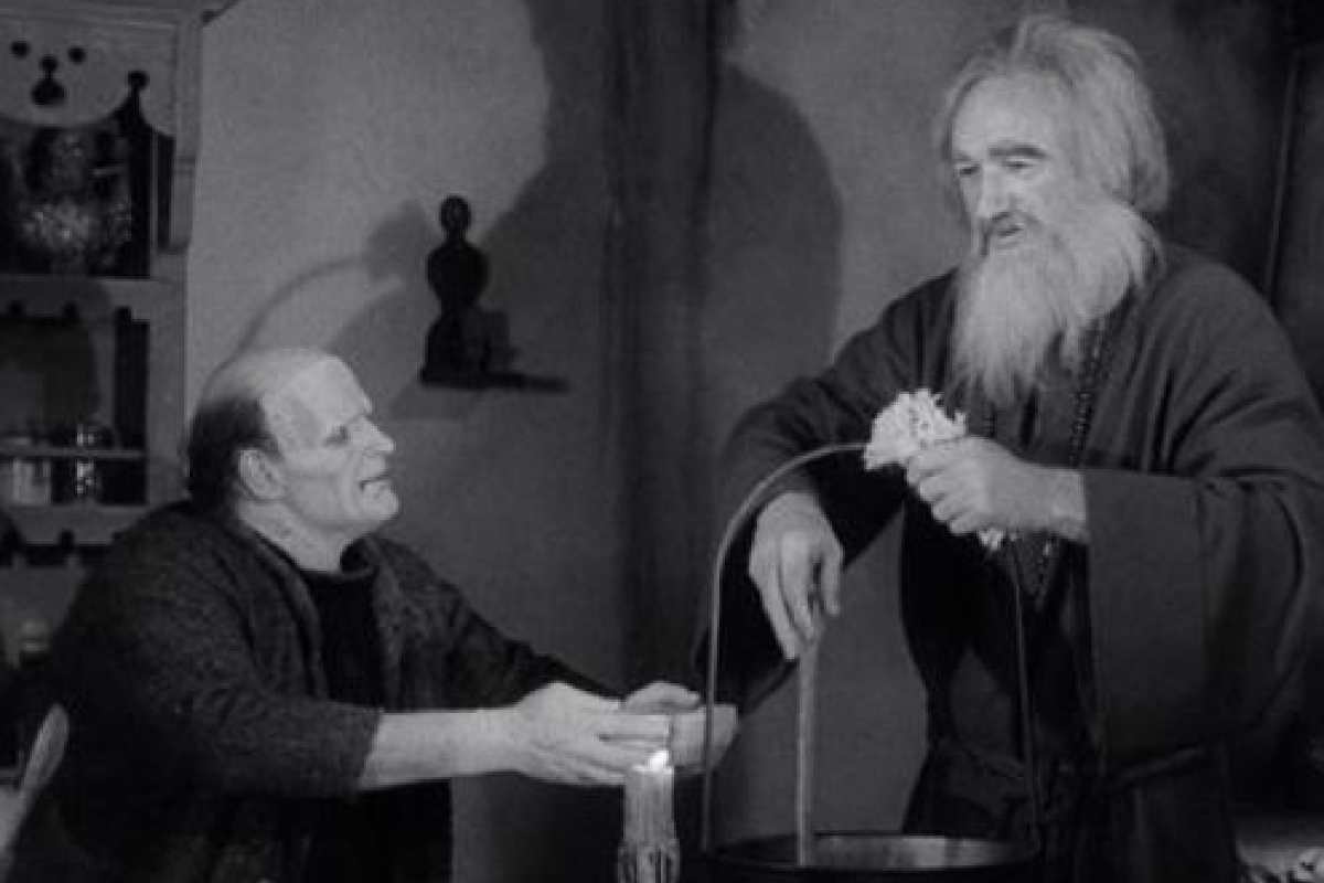 Una scena di Frankenstein Jiunior, la creatura incontra il non vedente a casa sua