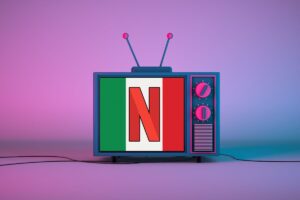 Televisione con tricolore italiano e logo Netflix