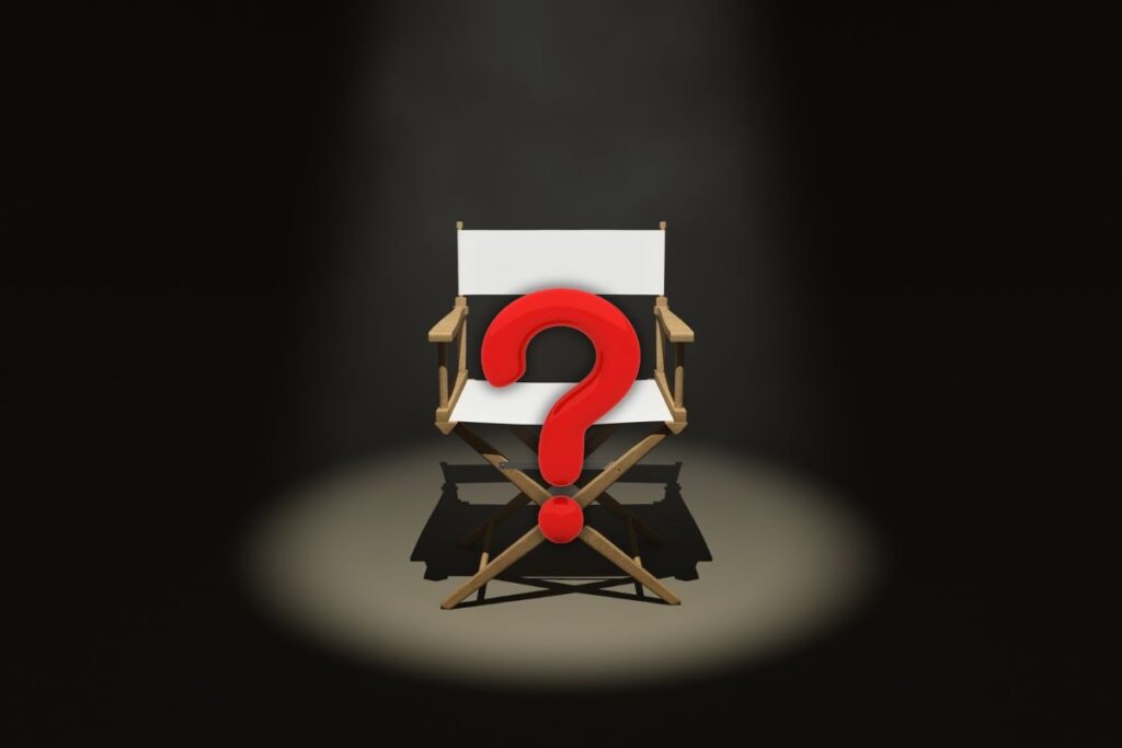 Sedia del regista e punto interrogativo