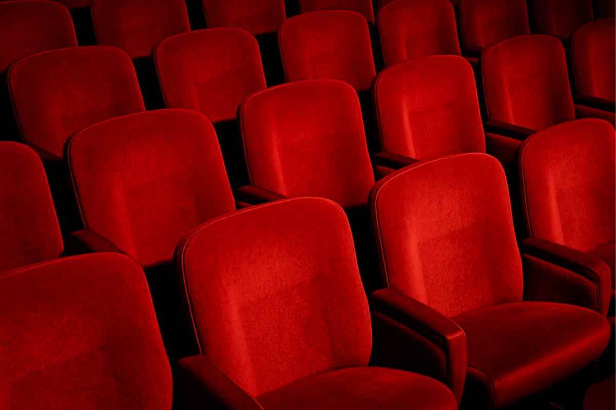 Le poltorne di un cinema vuoto