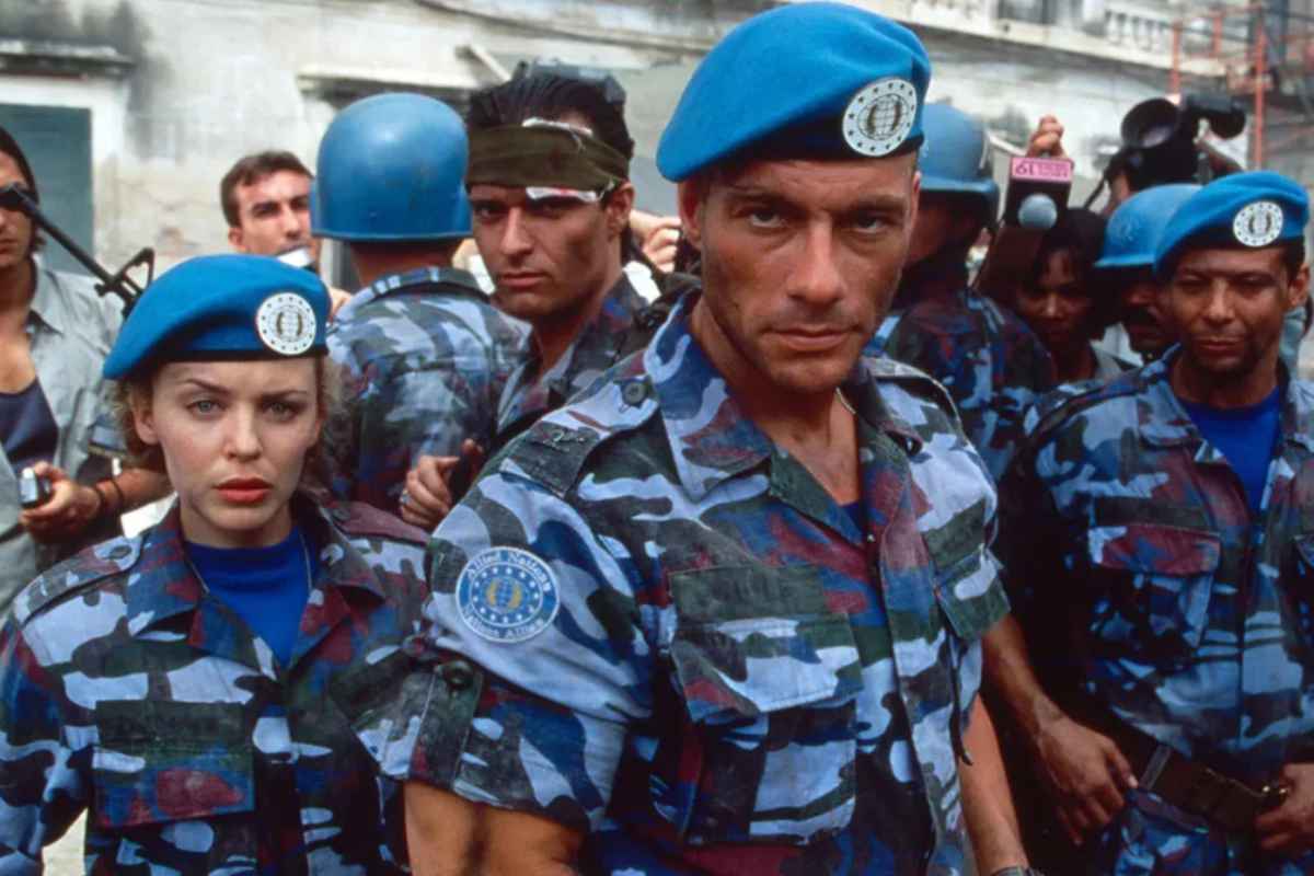Van Damme e una giovanissima Mila Jovovic nel primo film di Street Fighter