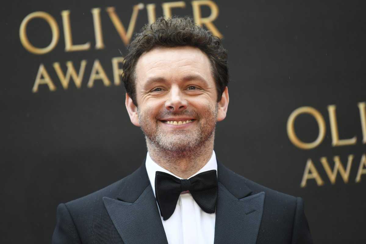 Michael Sheen primo piano sorridente