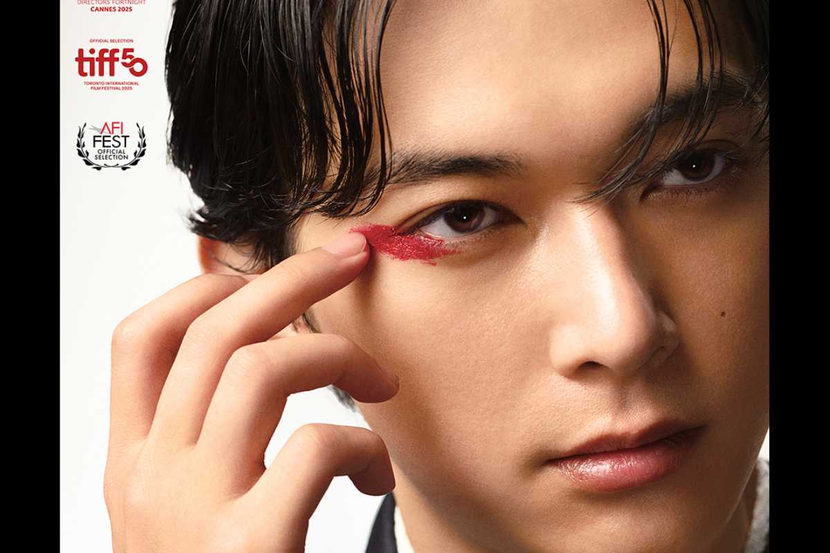 La locandina del film Kokuho mostra il volto di un uomo giapponese con del trucco rosso agli occhi