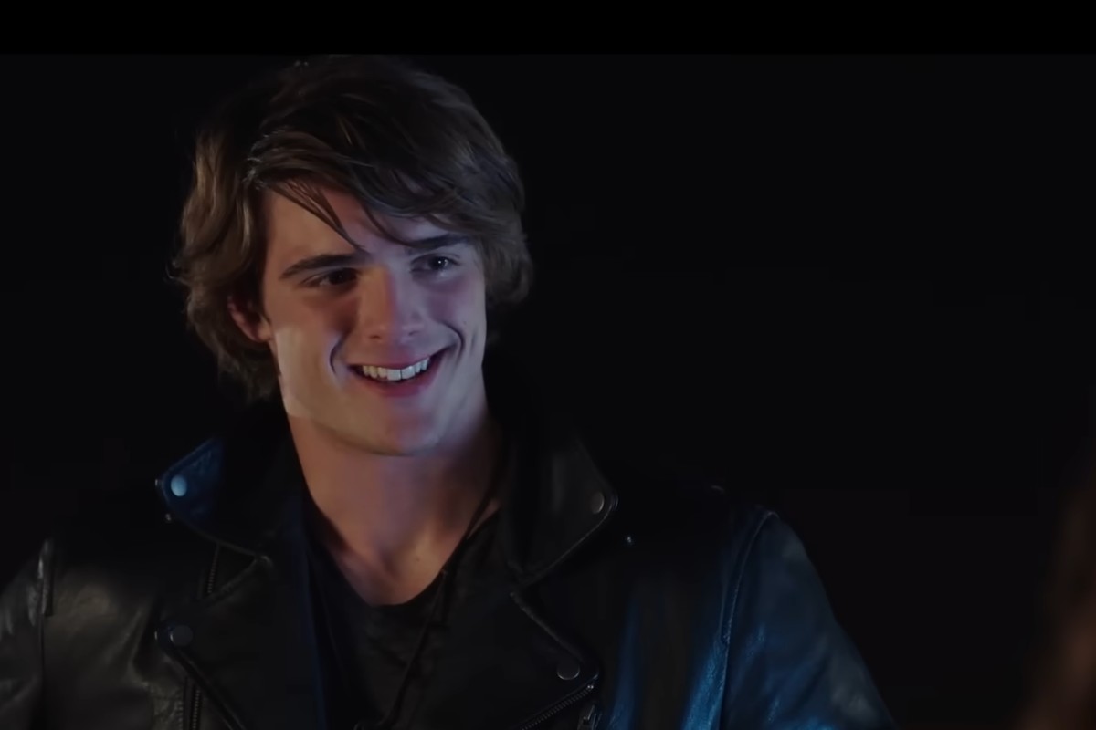 Jacob Elordi in una scena di The Kissing Booth