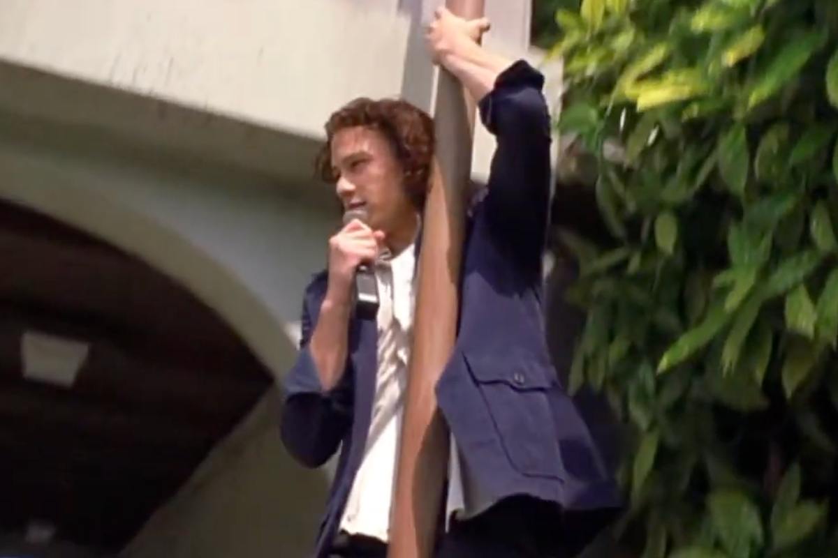 Heath Ledger in una scena di 10 cose che odio di te