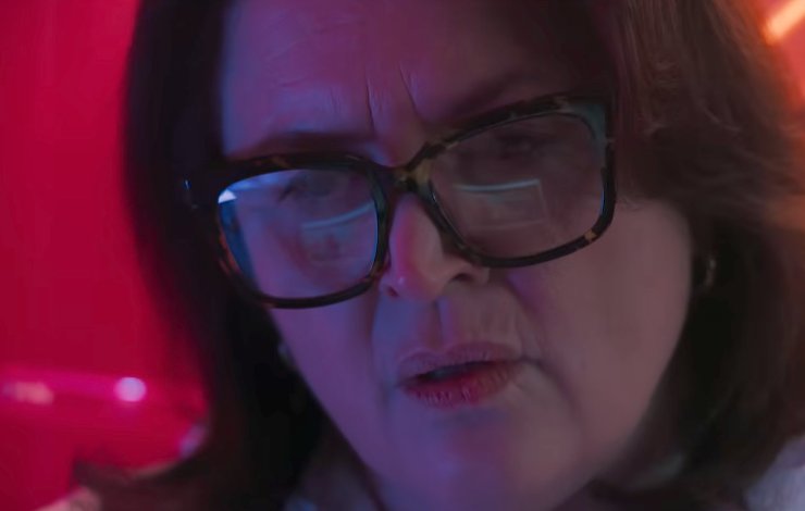 Primo piano di Ruth Jones