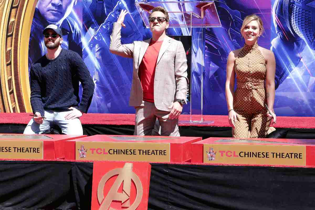 Chris Evans, Robert Downey Jr e Scarlett Johansson