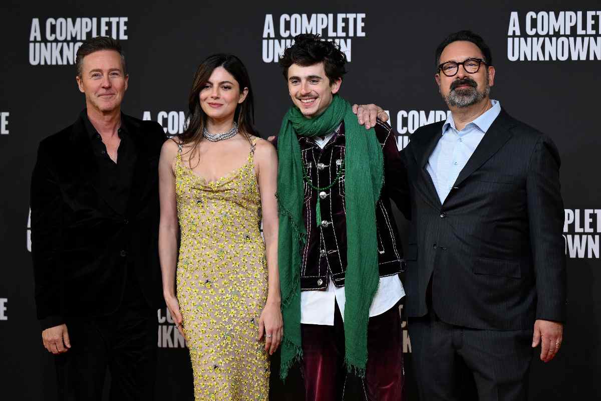 Edward Norton, Monica Barbaro, Timothee Chalamet, e il regista James Mangold