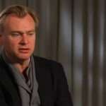 Christopher Nolan mentre parla