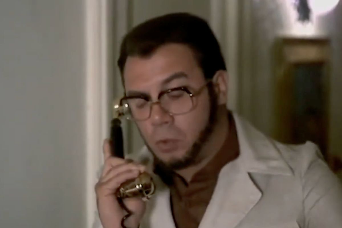 Carlo Verdone nei panni di Furio al telefono