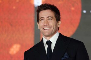 Jake Gyllenhaal sorride