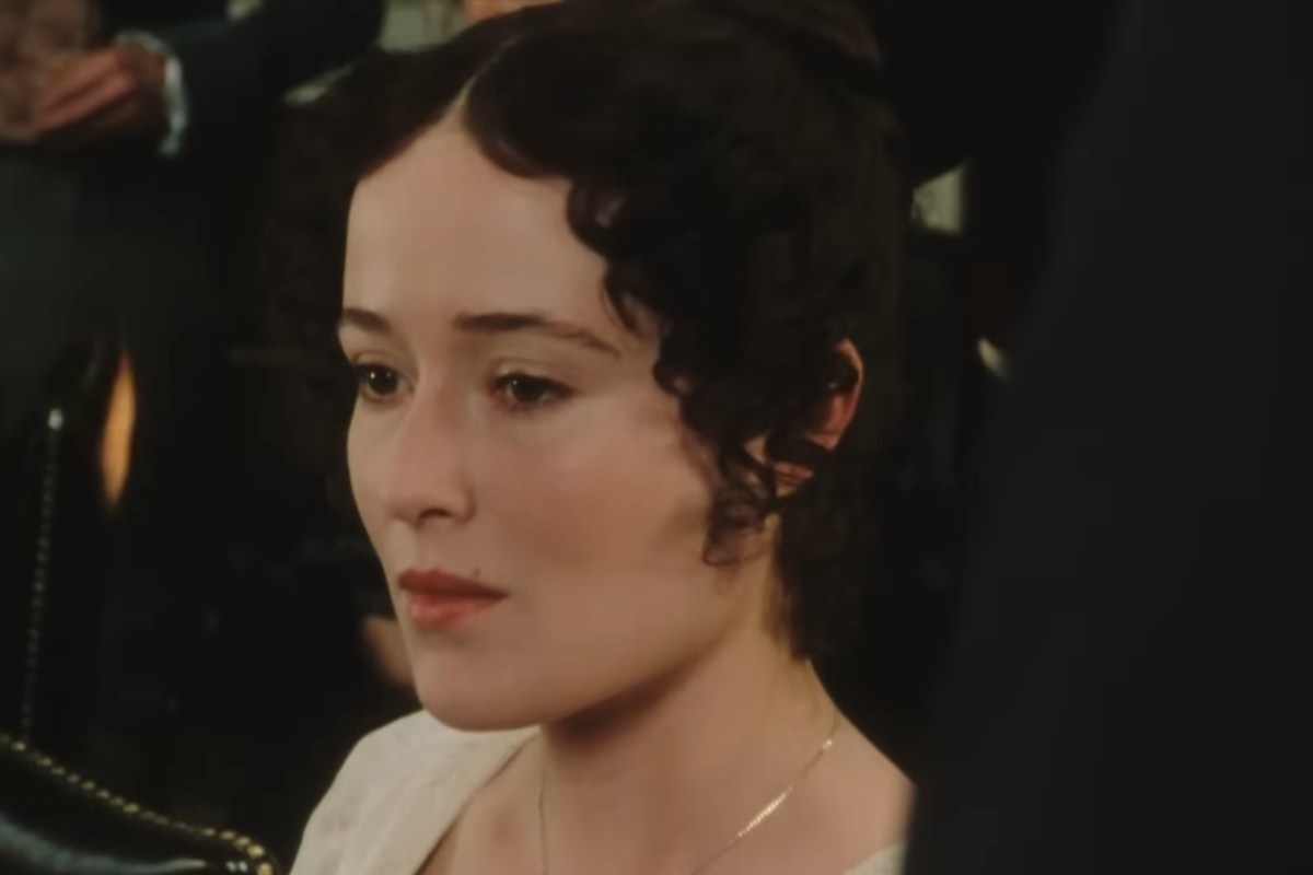 L'attrice di Orgoglio e Pregiudizio Jennifer Ehle di profilo in scena