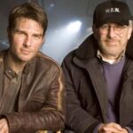 Tom Cruise e Steven Spielberg seduti l'uno accanto all'altro