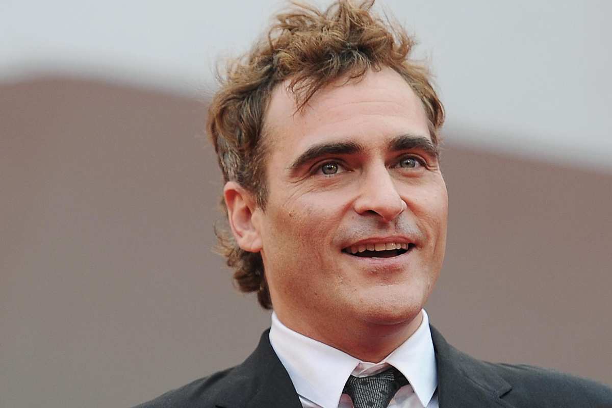 Joaquin Phoenix sorride