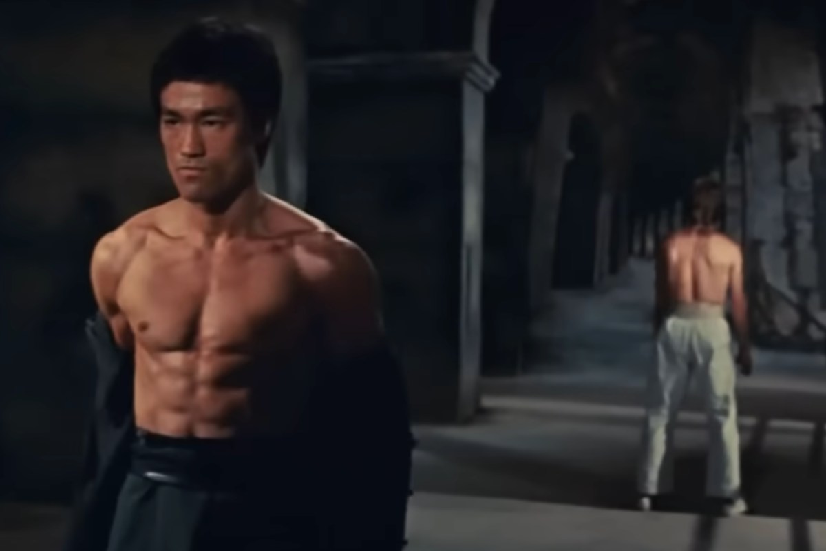 Bruce Lee e Chuck Norris di spalle