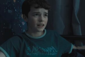 Owen Cooper in una scena di Adolescence