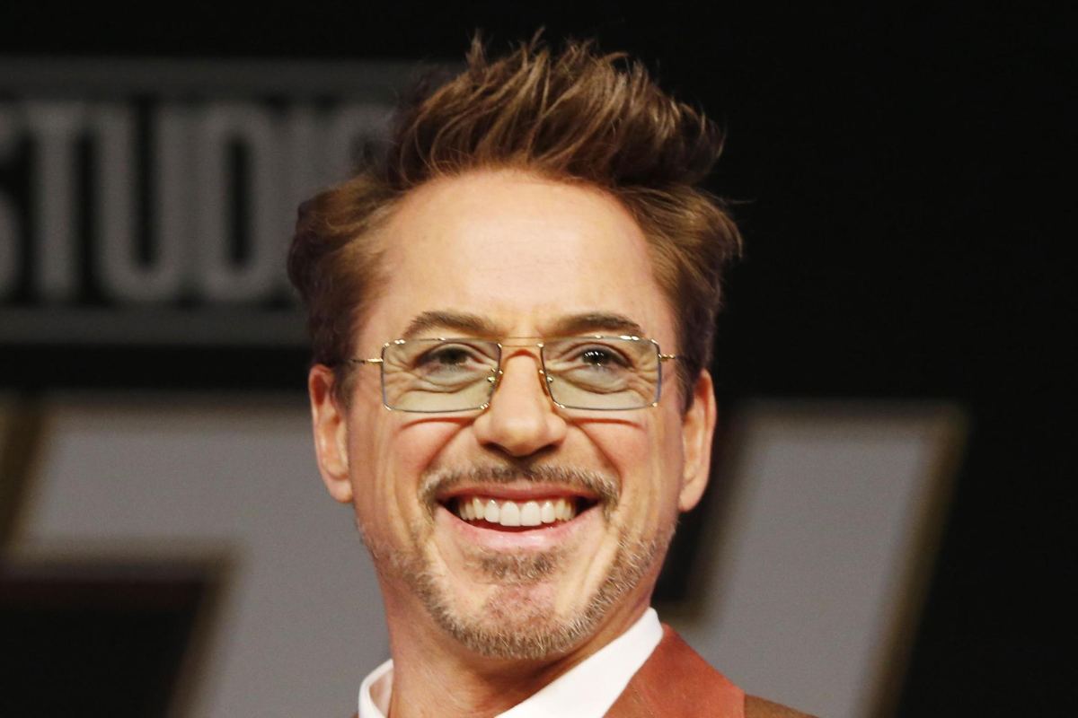 Robert Downey Jr che sorride