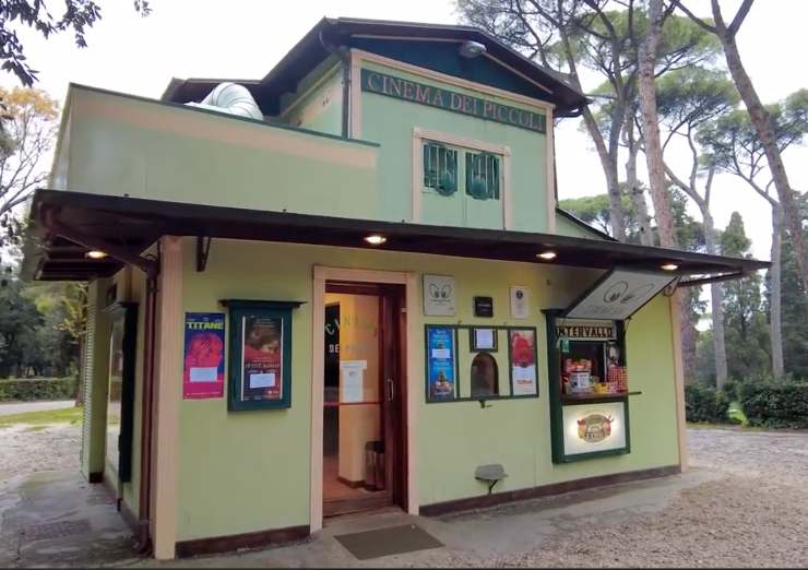 L'esterno del Cinema dei Piccoli a Roma Villa Borghese