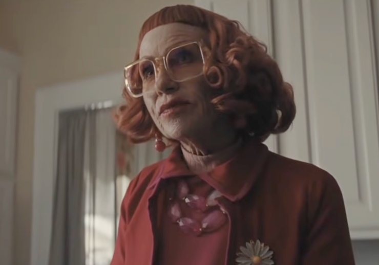 Amy Madigan nel film 'Weapons'