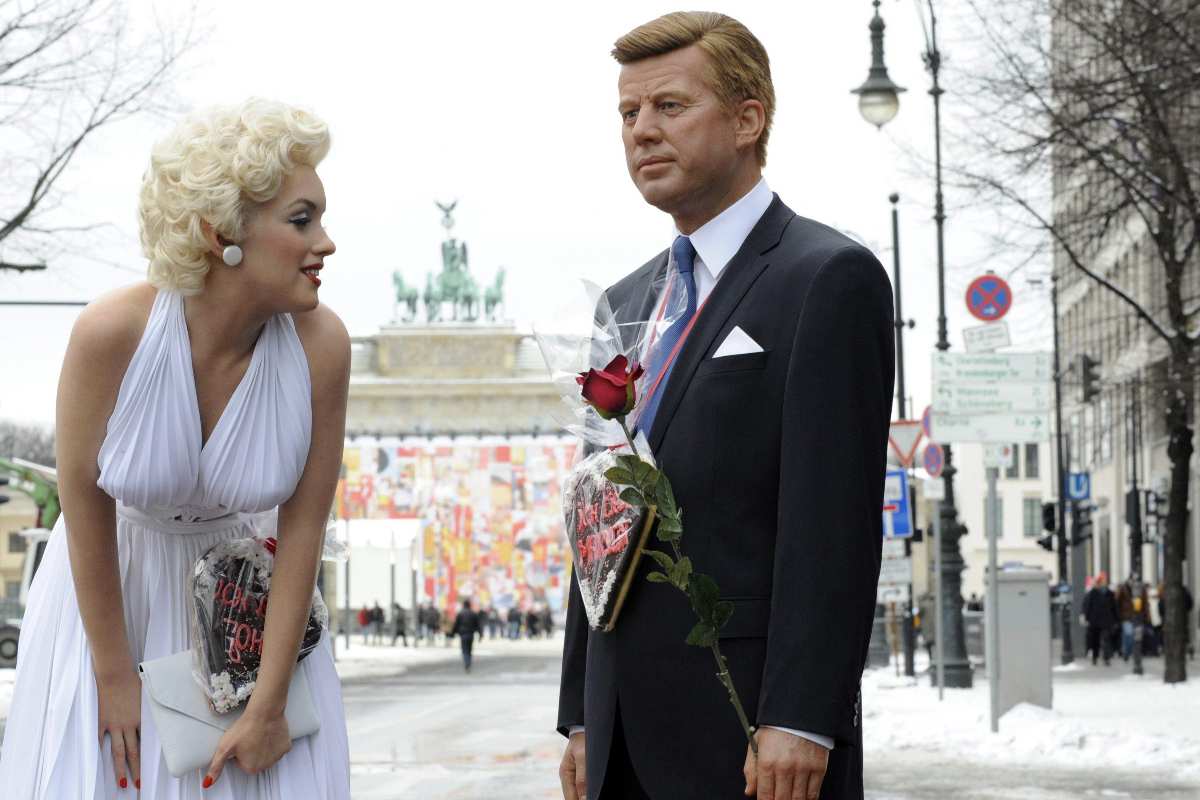 Marilyn e Kennedy in statua