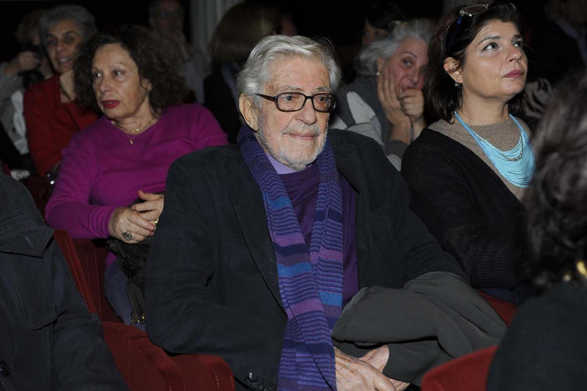 Ettore Scola seduto in mezzo al pubblico