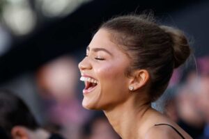 Zendaya ride di gusto