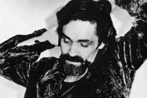 Charles Manson in bianco e nero